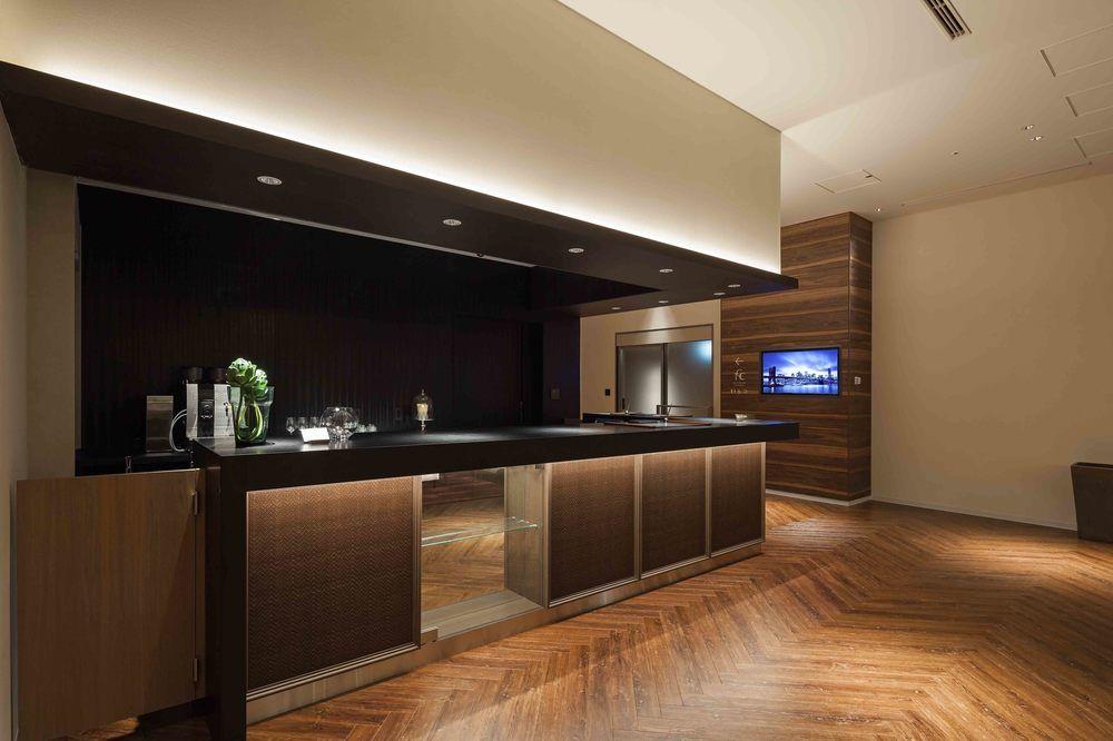 Courtyard By Marriott Tokyo Station Hotell Exteriör bild