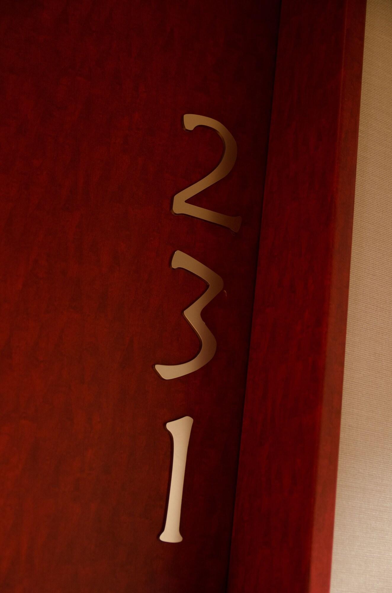 Courtyard By Marriott Tokyo Station Hotell Exteriör bild